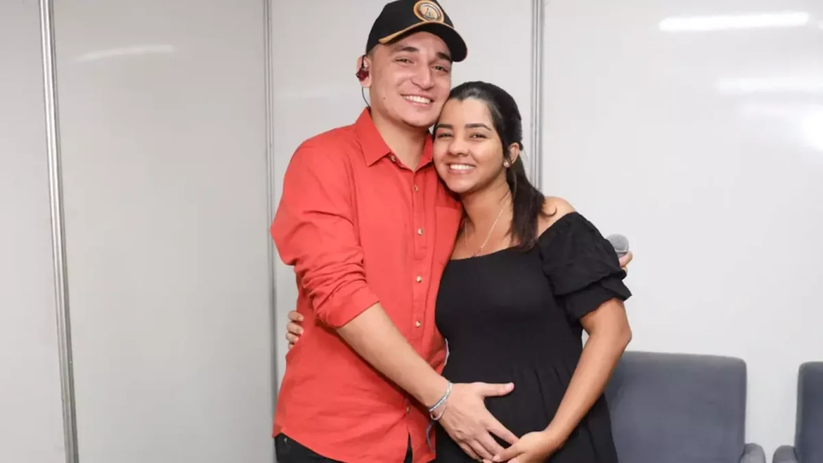 1460664178-joao-gomes-faz-pedido-inusitado-ao-filho-prestes-a-nascer-e-choca-web-eu-entrar