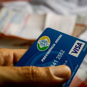 5mai2021---governo-confirma-que-antecipara-o-pagamento-do-13-salario-a-aposentados-e-pensionistas-do-inss-1625099766457_v2_4x3