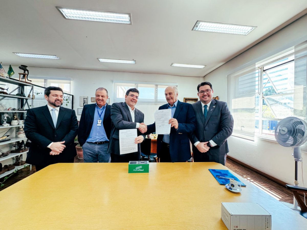 Assinatura-de-acordo-comercial-entre-a-Porto-Piaui-e-a-Cnaga-10