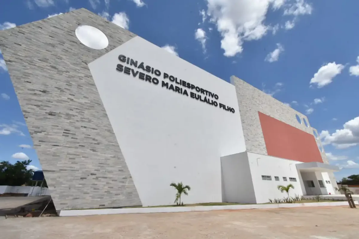 Governador-em-exercicio-em-Picos-Francisco-Leal9.jpg