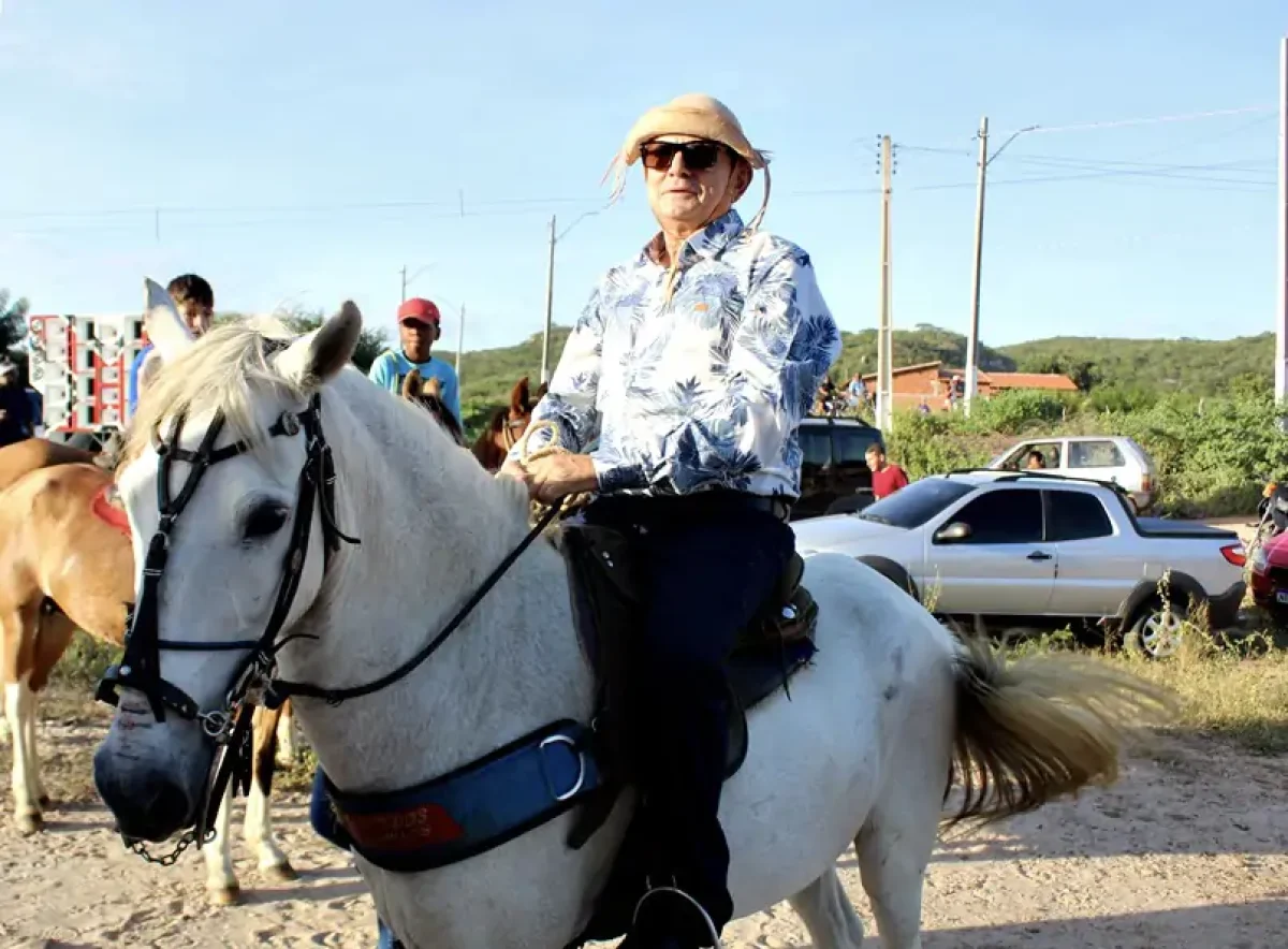 Prefeito Djalma anuncia programação da Festa em homenagem ao vaqueiro edição 2025 (Foto: Reprodução)