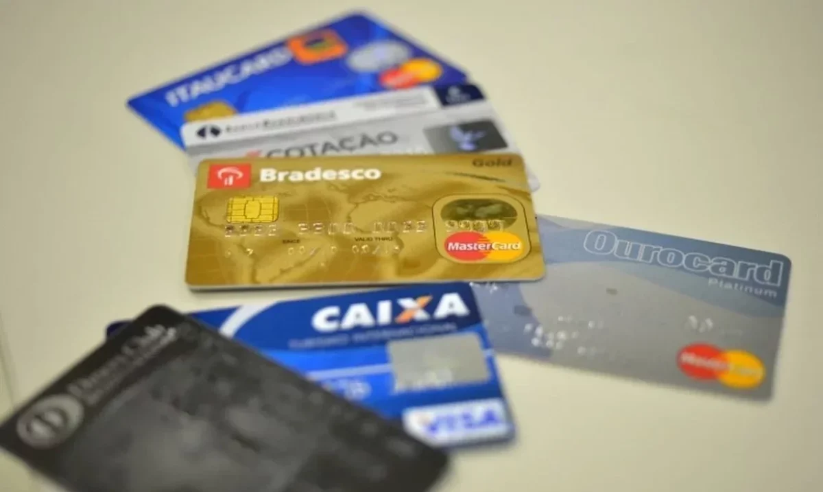 quem-tem-cartao-de-credito-ja-pode-transferir-divida-para-outro-banco-67d5caf2-4ced-47da-ab49-9d8b81699ffa.jpg